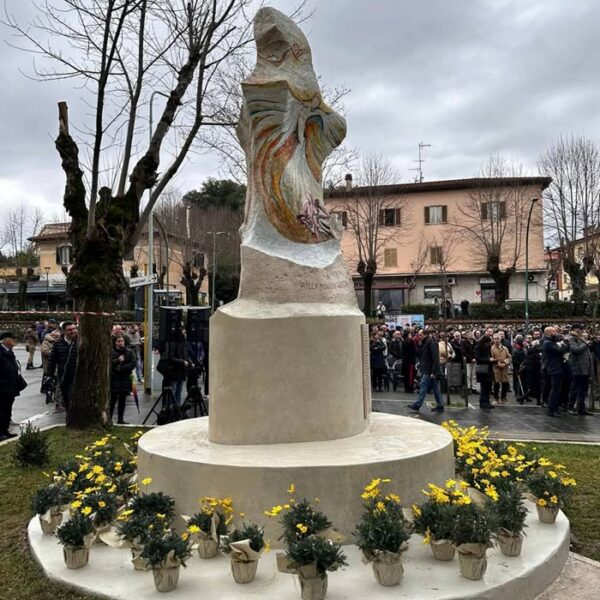 Monumento a Willy Duarte Monteiro "Il sorriso del coraggio"